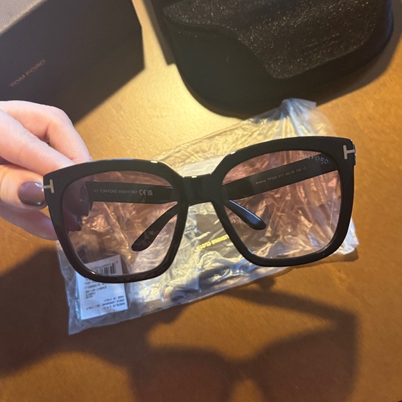 NWT Tom Ford Sunglasses main image 4